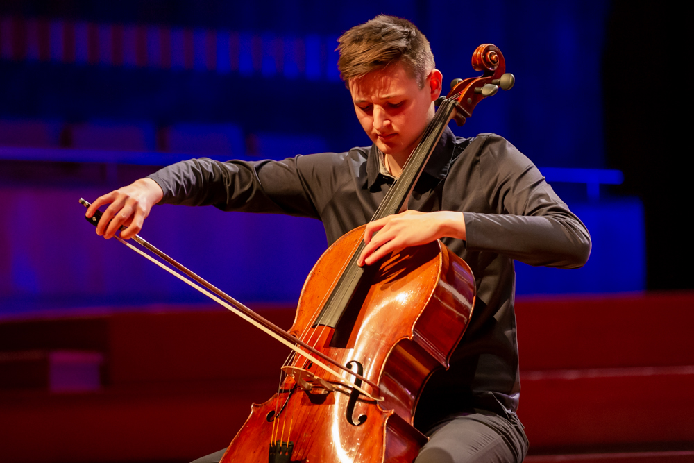 Felix Vermeirsch - Cello
